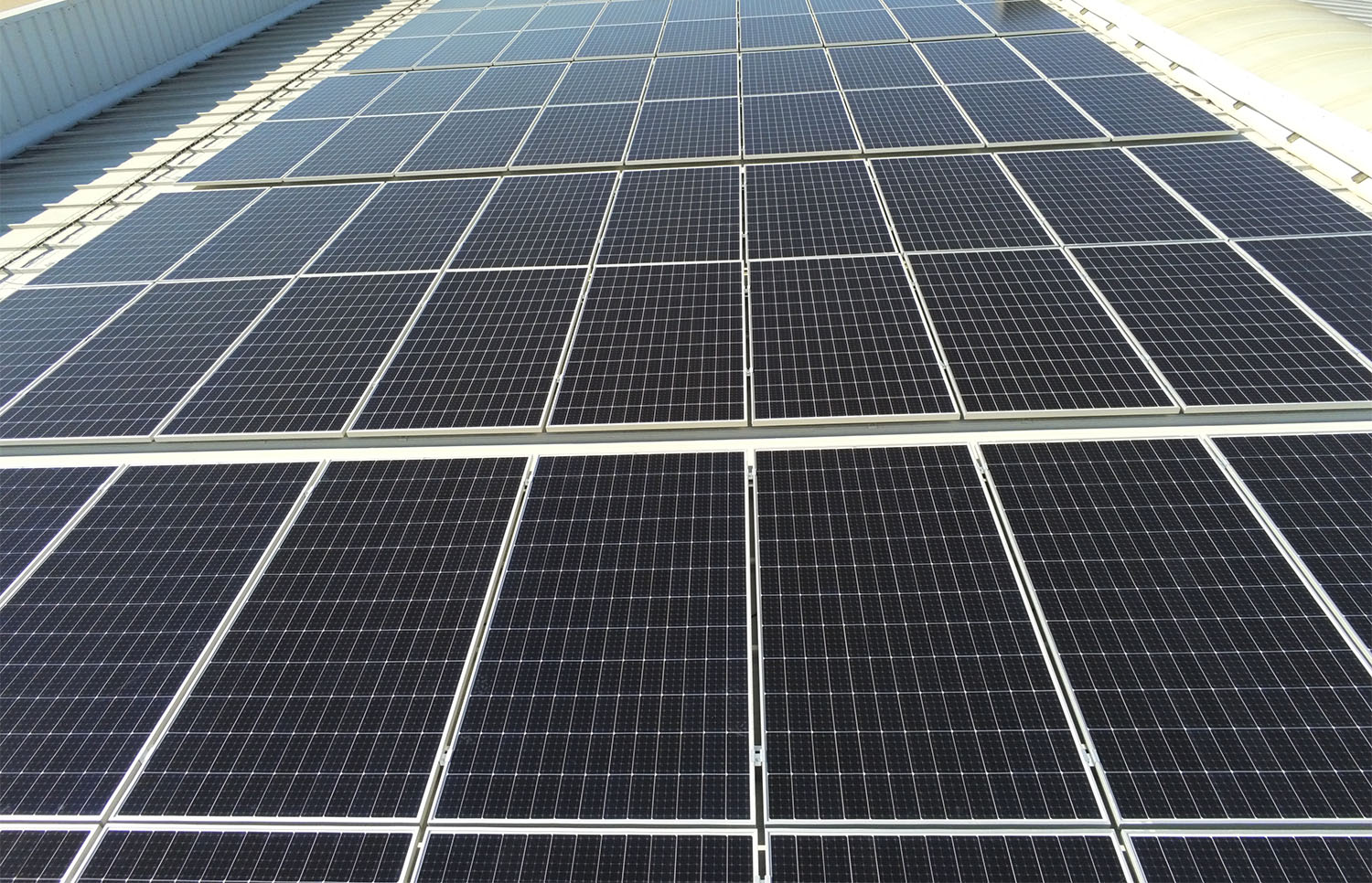 DiseÃ±o y construcciÃ³n de estructuras fotovoltaicas innovadoras y de alta calidad